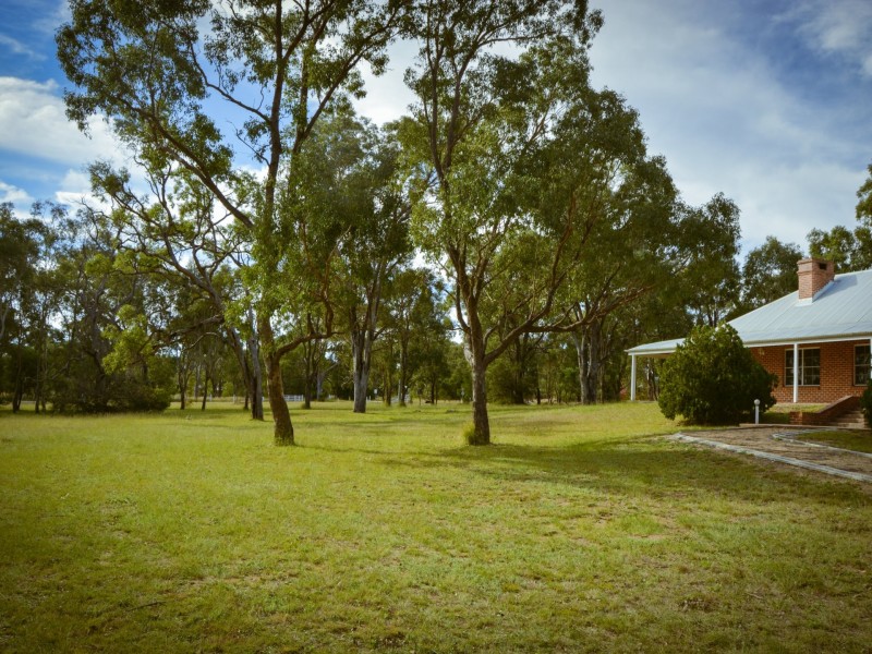 13 Kurrajong Road, Rosenthal Heights QLD 4370