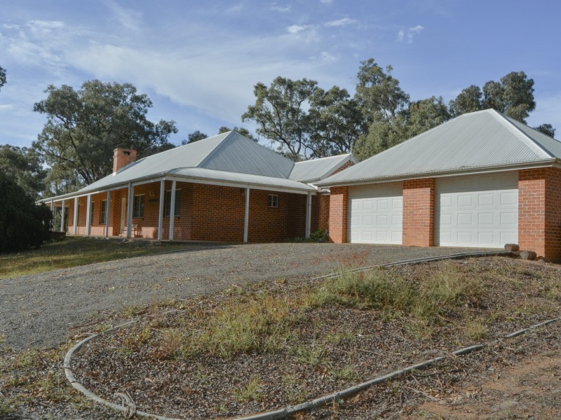 13 Kurrajong Road, Rosenthal Heights QLD 4370