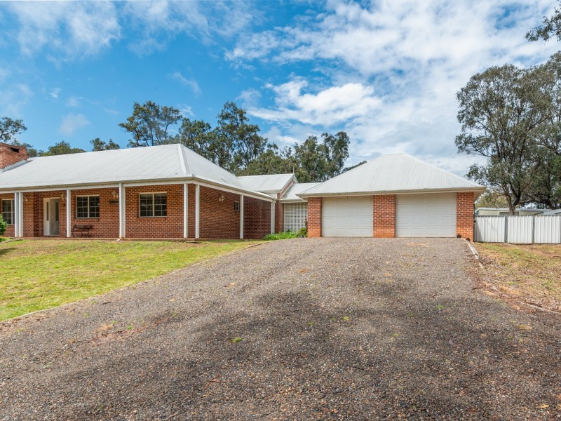 13 Kurrajong Road, Rosenthal Heights QLD 4370