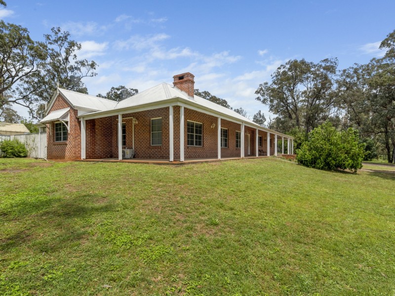 13 Kurrajong Road, Rosenthal Heights QLD 4370