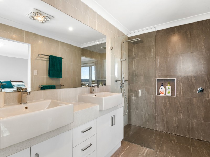 32 Derain Drive, Sladevale QLD 4370
