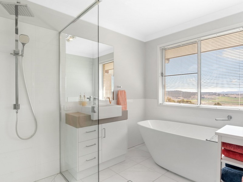32 Derain Drive, Sladevale QLD 4370