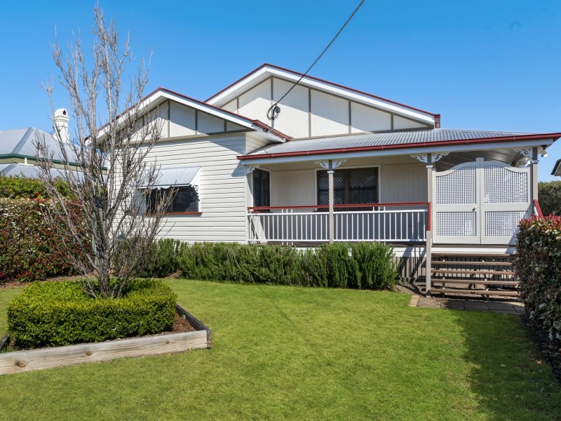 121 Dragon Street, Warwick QLD 4370