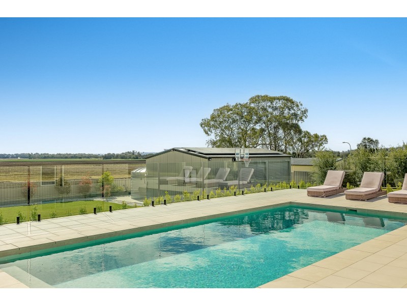 62 Doncaster Drive, Rosenthal Heights QLD 4370