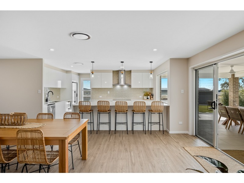 62 Doncaster Drive, Rosenthal Heights QLD 4370