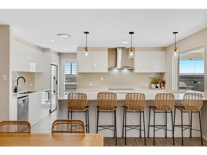 62 Doncaster Drive, Rosenthal Heights QLD 4370