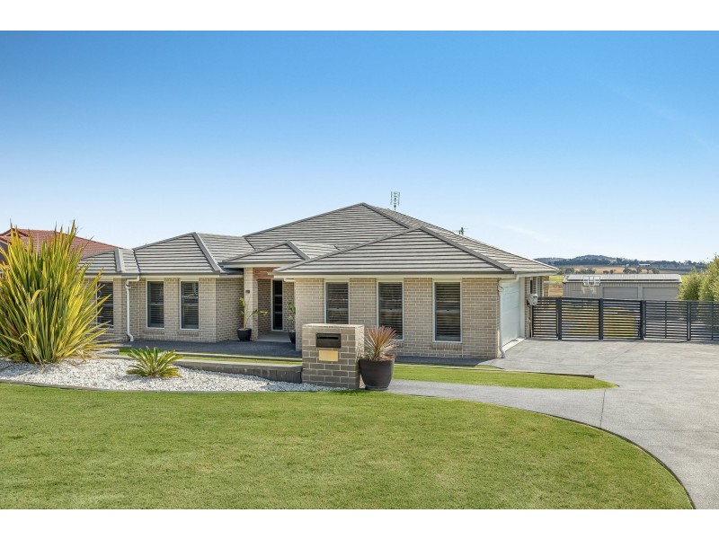 62 Doncaster Drive, Rosenthal Heights QLD 4370