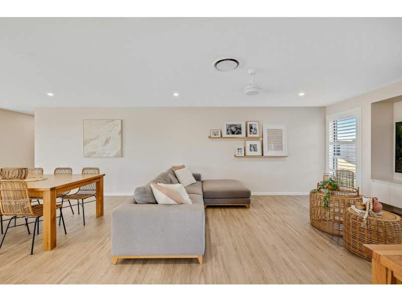 62 Doncaster Drive, Rosenthal Heights QLD 4370