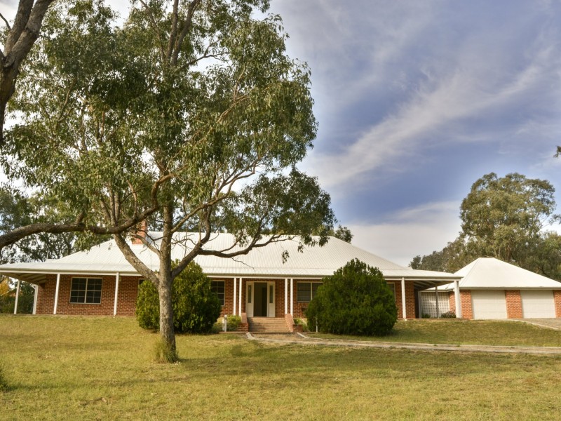 13 Kurrajong Road, Rosenthal Heights QLD 4370