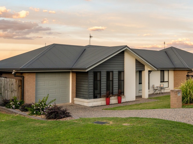 1/2 Sharon Drive, Rosenthal Heights QLD 4370