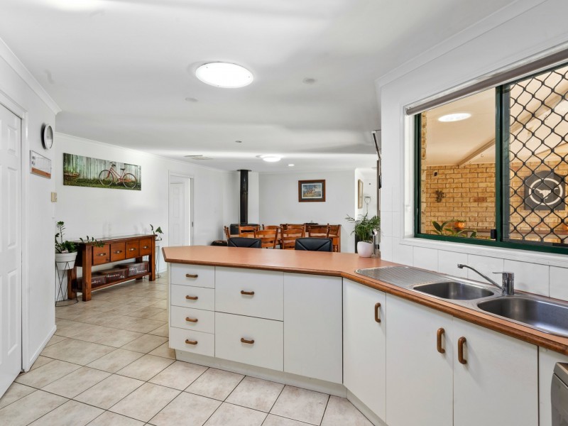 30 Doncaster Drive, Rosenthal Heights QLD 4370