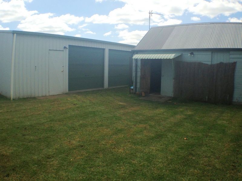 11 Lyons St, Warwick QLD 4370