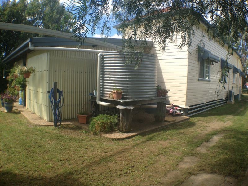 11 Lyons St, Warwick QLD 4370