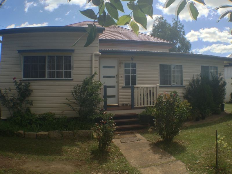 11 Lyons St, Warwick QLD 4370