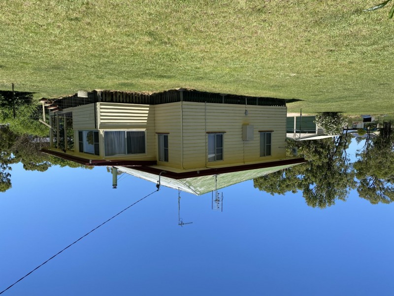 99 Barron Street, Hendon QLD 4362