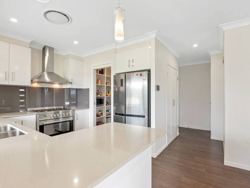 5 Lookout Place, Rosenthal Heights QLD 4370