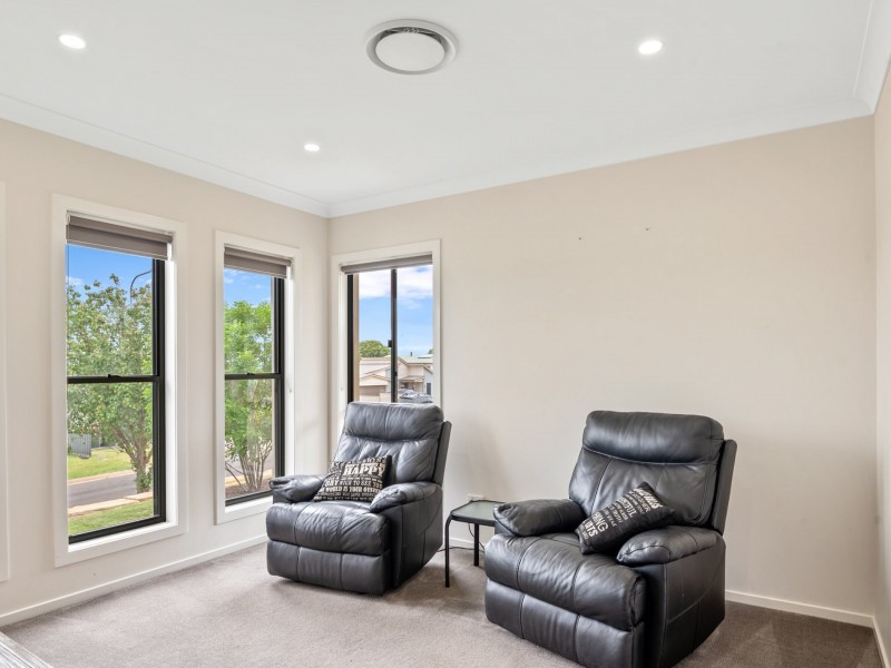 5 Lookout Place, Rosenthal Heights QLD 4370