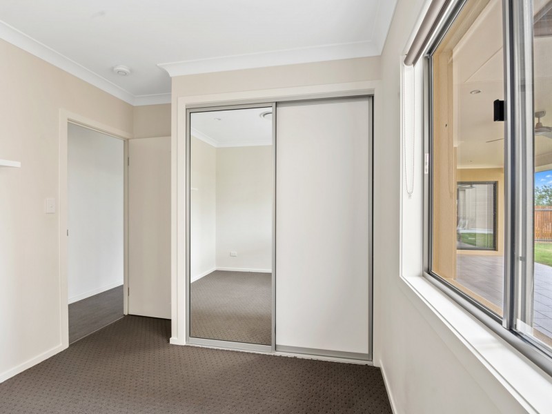 5 Lookout Place, Rosenthal Heights QLD 4370