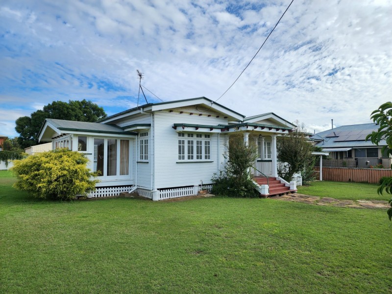 24 Albert Street, Warwick QLD 4370