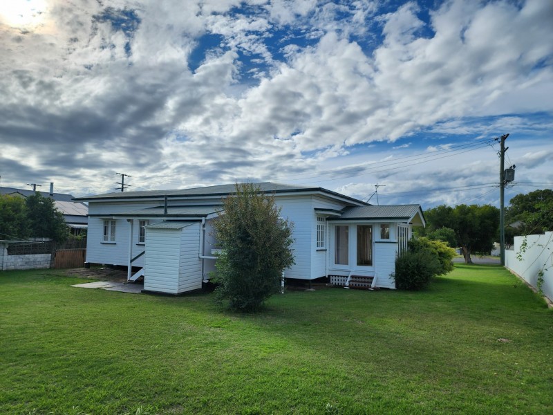 24 Albert Street, Warwick QLD 4370