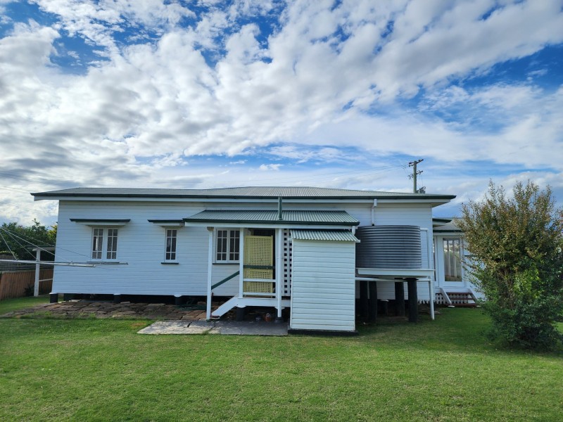 24 Albert Street, Warwick QLD 4370