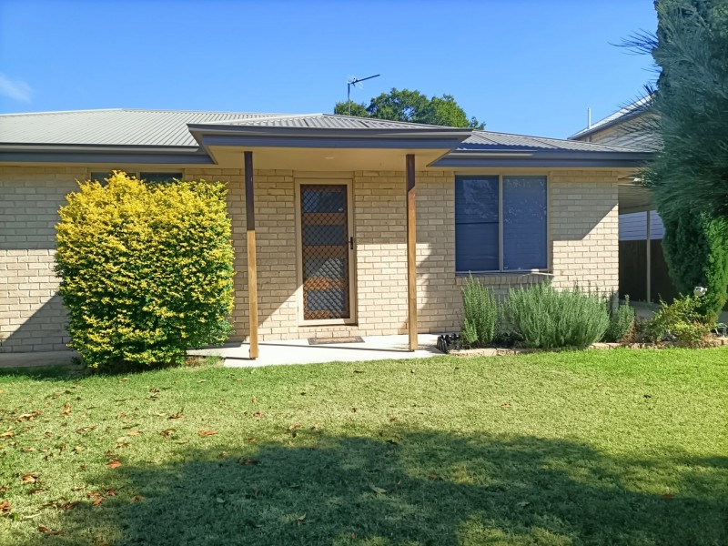 37 Lyons Street, Warwick QLD 4370