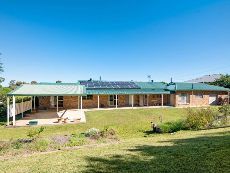 4 Daniel Drive, Warwick QLD 4370