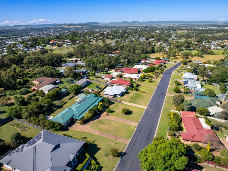 4 Daniel Drive, Warwick QLD 4370