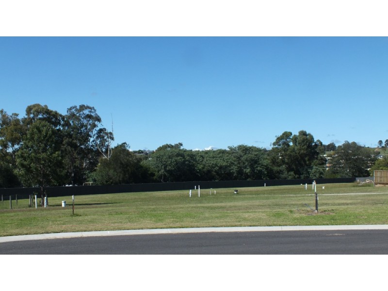 18 Miller Street, Rosenthal Heights QLD 4370