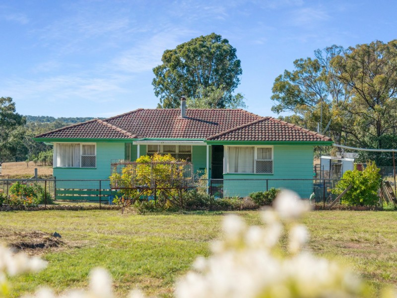 105 Ford Road, Rosenthal Heights QLD 4370
