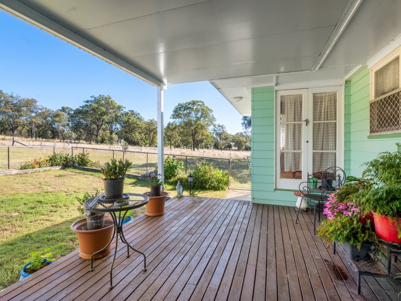 105 Ford Road, Rosenthal Heights QLD 4370