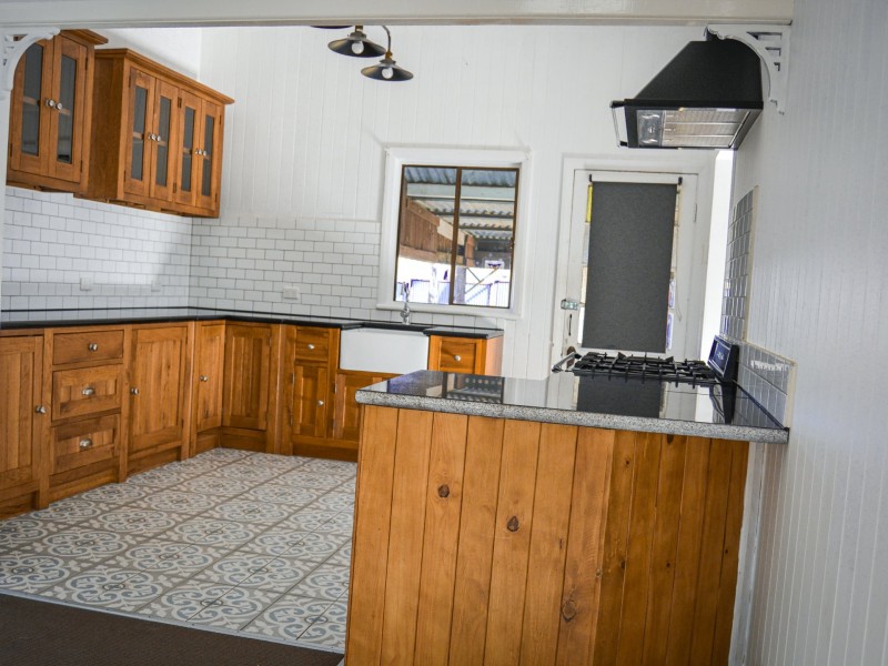 42 Furness Cresent, Warwick QLD 4370