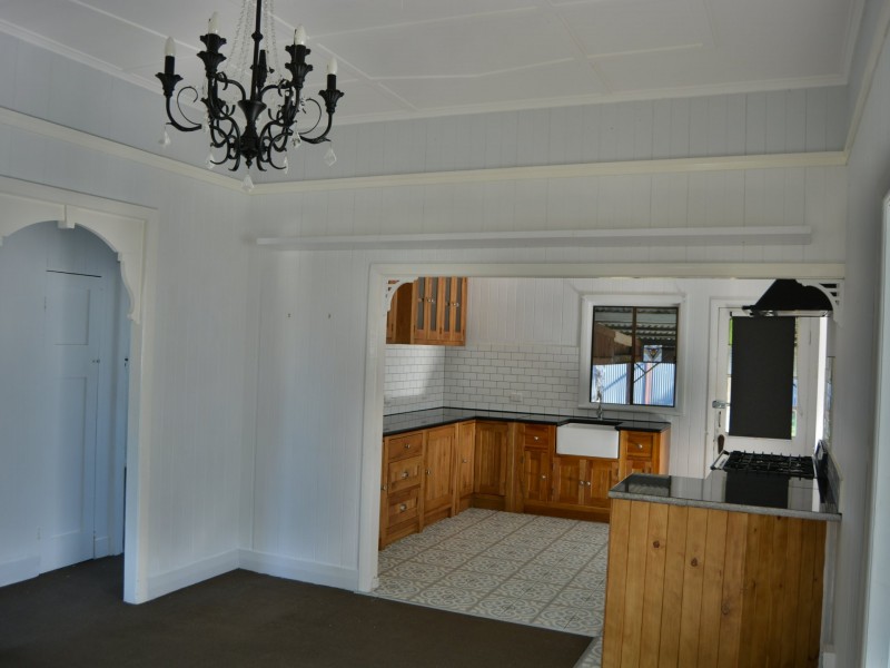 42 Furness Cresent, Warwick QLD 4370