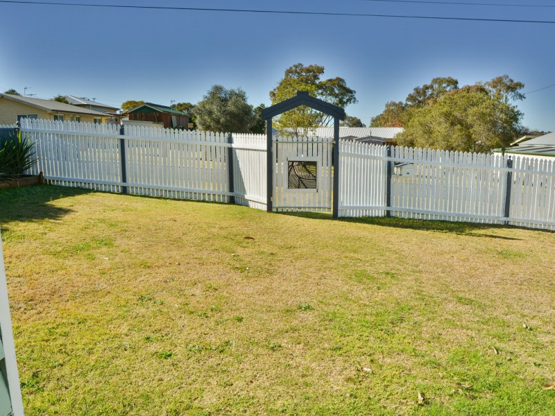 42 Furness Cresent, Warwick QLD 4370