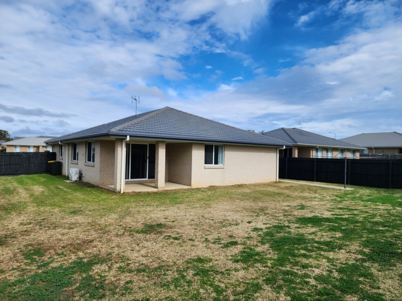 76 Maynes Street, Rosenthal Heights QLD 4370