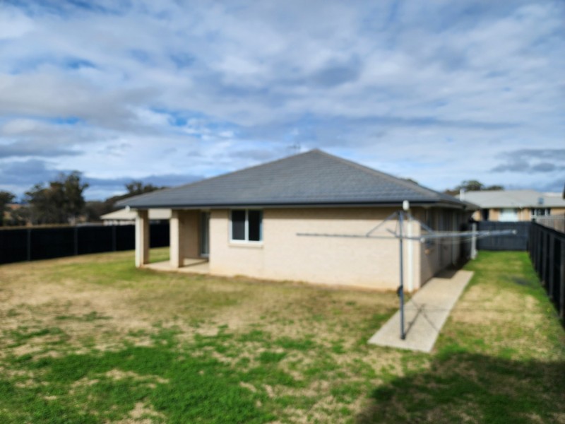 76 Maynes Street, Rosenthal Heights QLD 4370