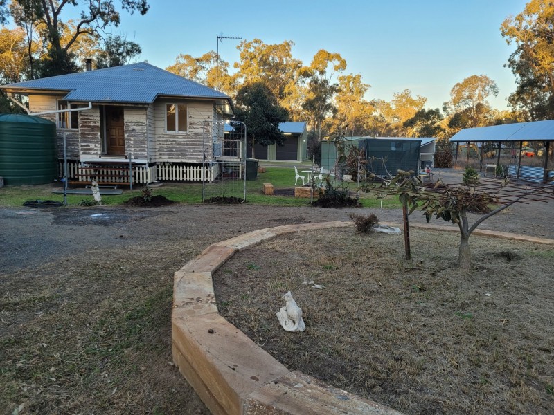 41 Lester Street, Pratten QLD 4370