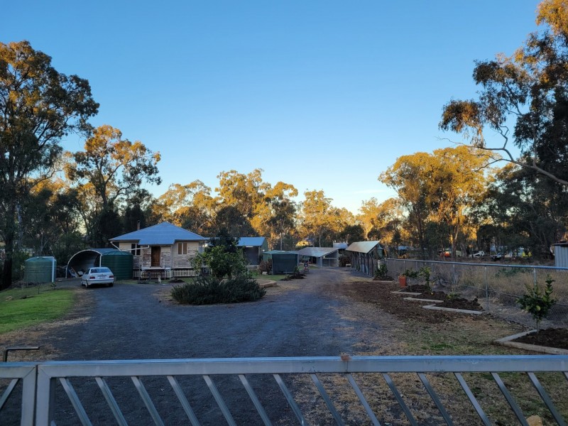 41 Lester Street, Pratten QLD 4370