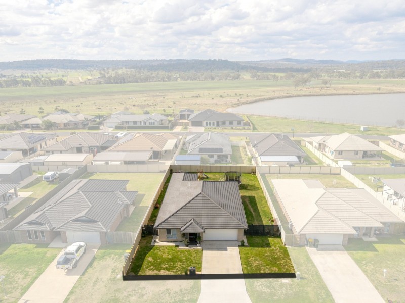 14 Derby Drive, Rosenthal Heights QLD 4370