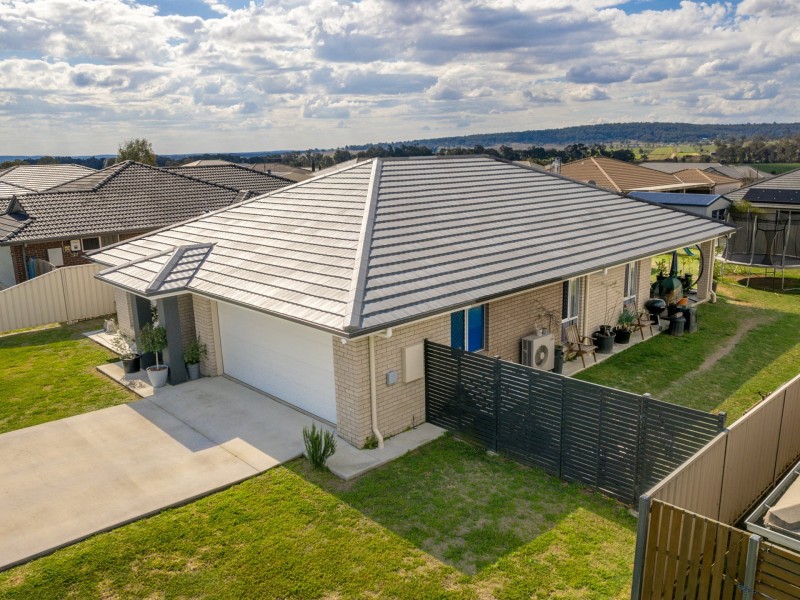 14 Derby Drive, Rosenthal Heights QLD 4370