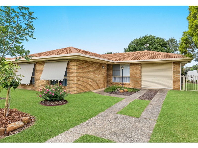 20 Fairway Drive, Warwick QLD 4370