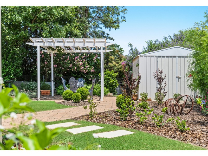 20 Fairway Drive, Warwick QLD 4370