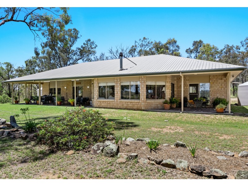 212 Woodhill Road, Leslie Dam QLD 4370