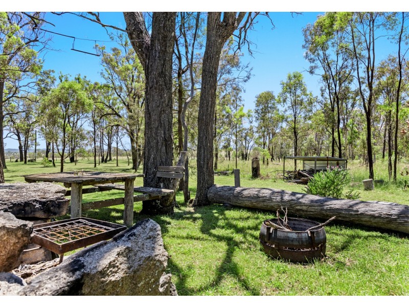 212 Woodhill Road, Leslie Dam QLD 4370