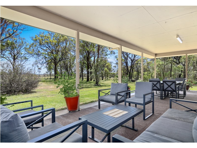 212 Woodhill Road, Leslie Dam QLD 4370