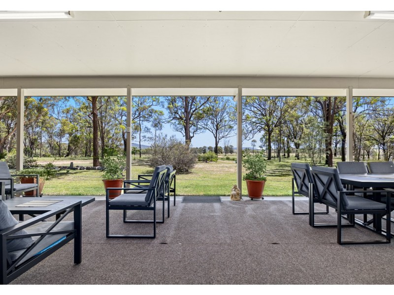 212 Woodhill Road, Leslie Dam QLD 4370