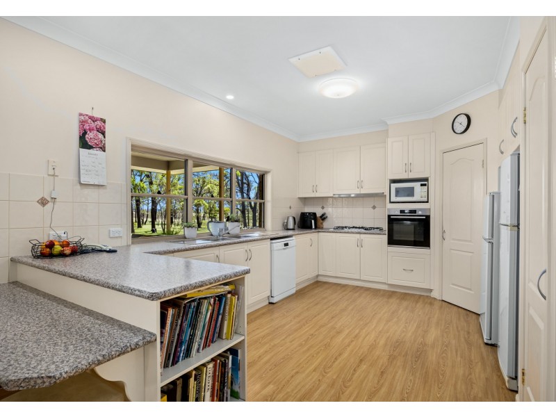 212 Woodhill Road, Leslie Dam QLD 4370