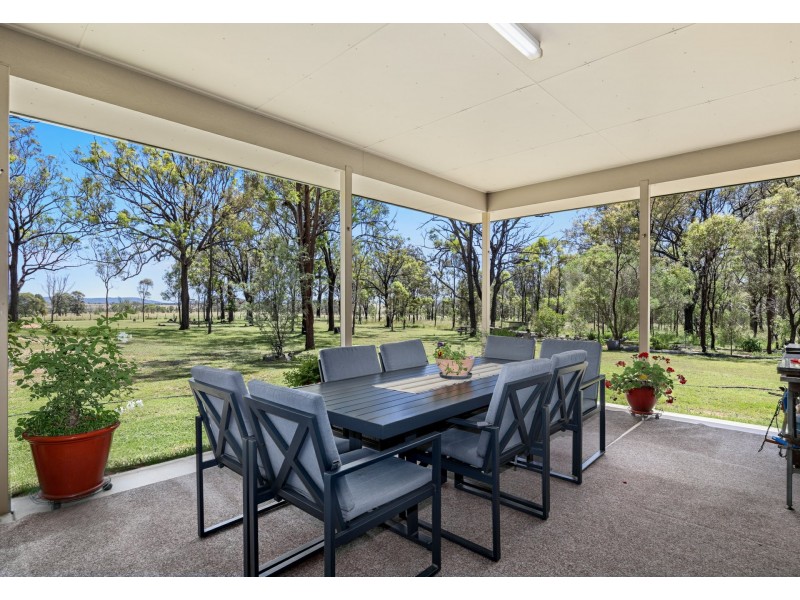 212 Woodhill Road, Leslie Dam QLD 4370