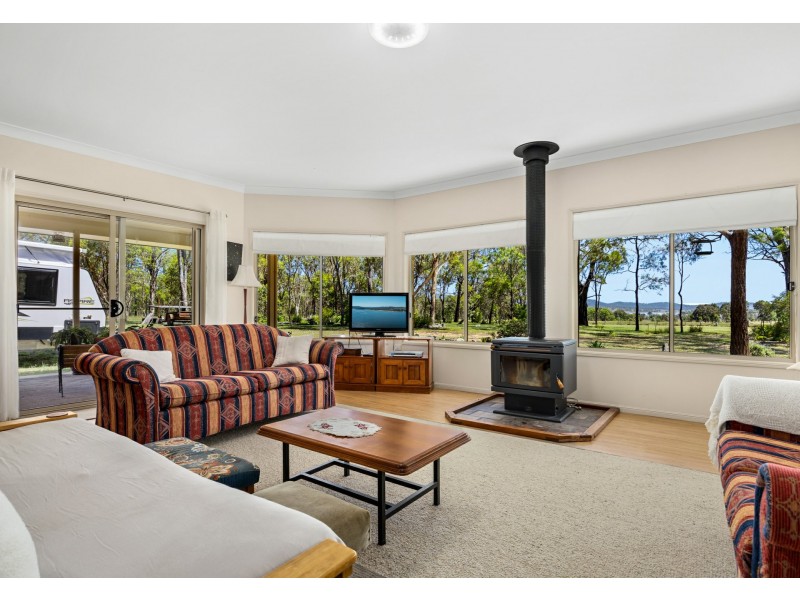 212 Woodhill Road, Leslie Dam QLD 4370