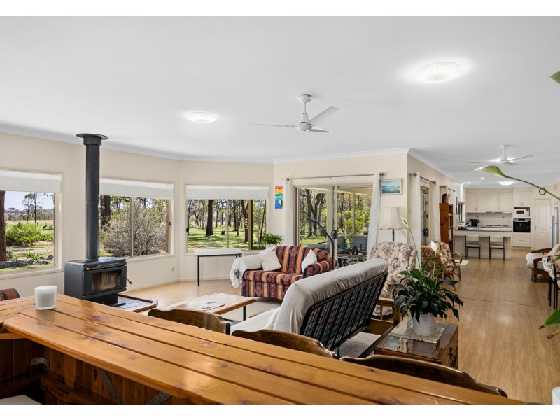 212 Woodhill Road, Leslie Dam QLD 4370